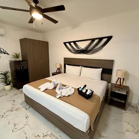 Casa Tortuga 5Th Ave Hotel Плая дел Кармен Екстериор снимка