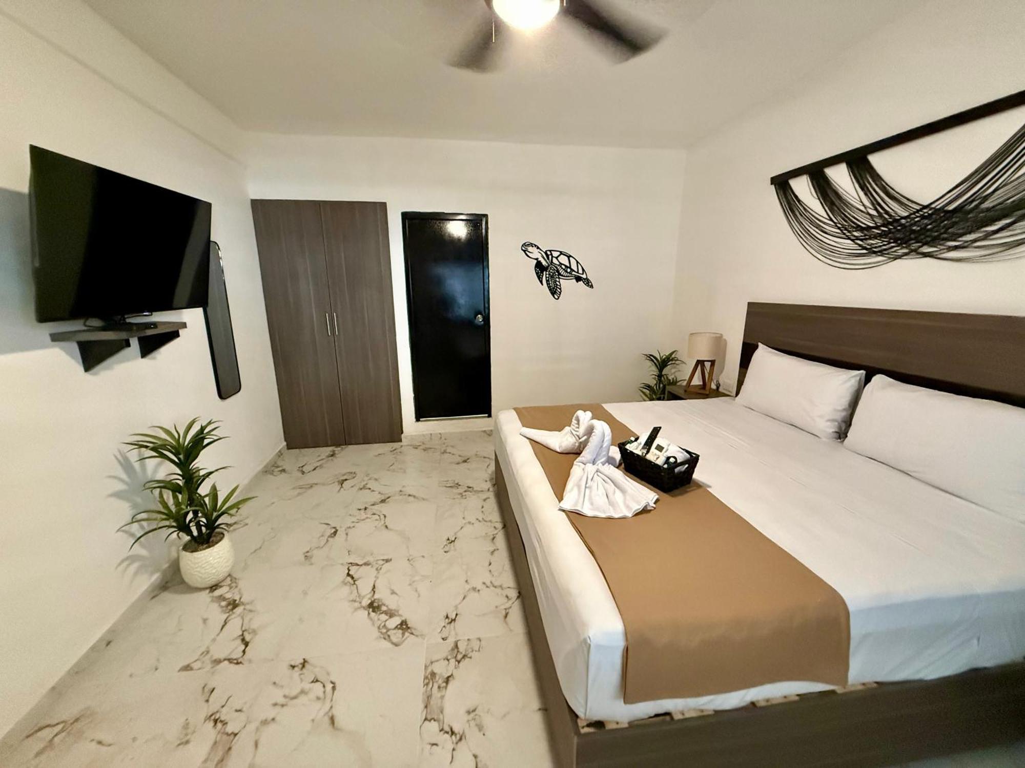 Casa Tortuga 5Th Ave Hotel Плая дел Кармен Екстериор снимка