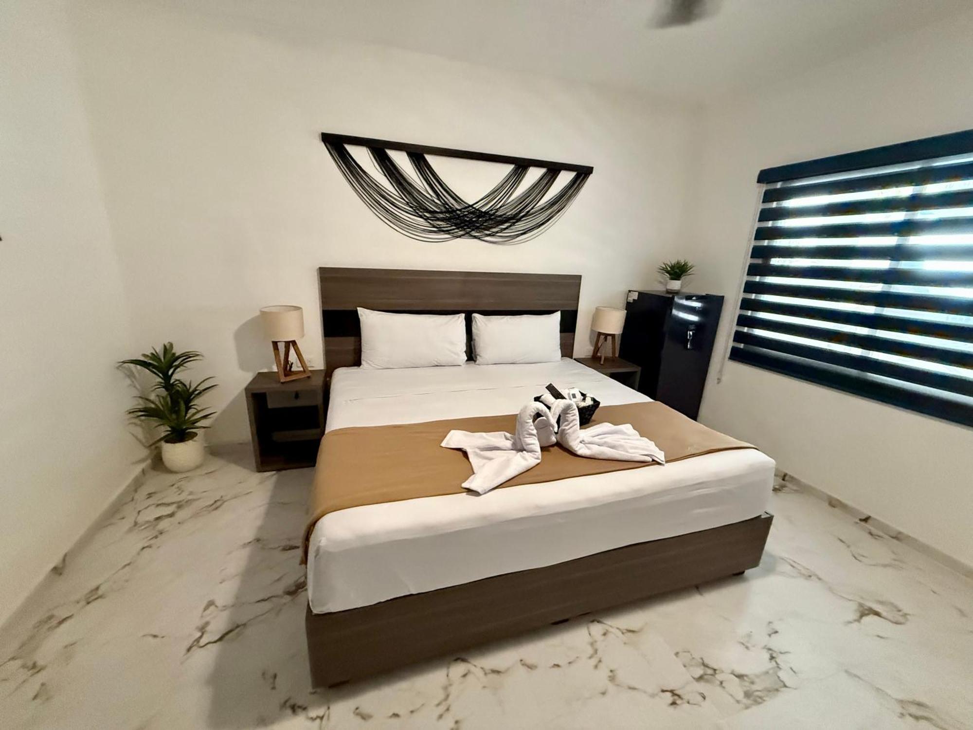 Casa Tortuga 5Th Ave Hotel Плая дел Кармен Екстериор снимка