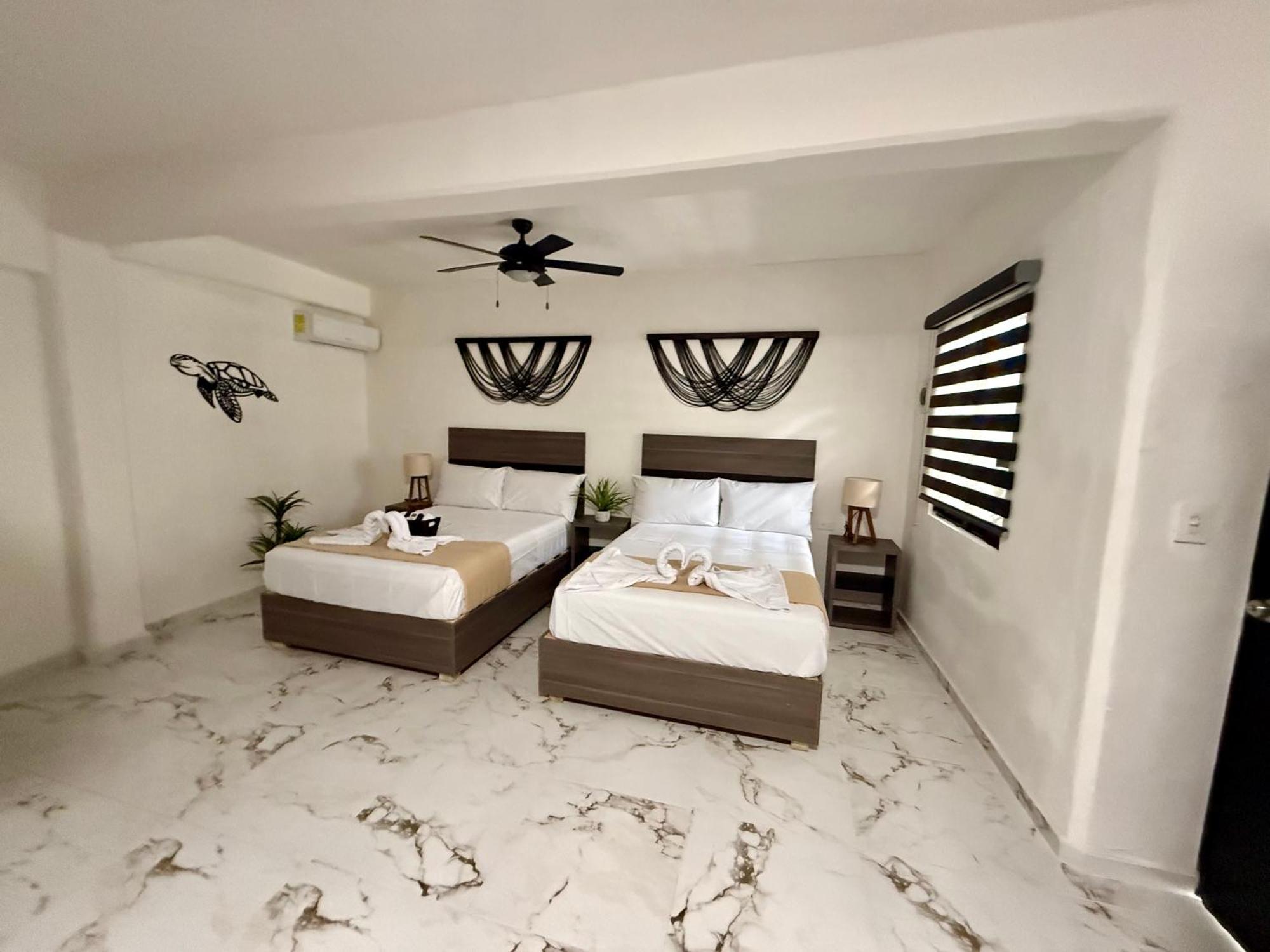 Casa Tortuga 5Th Ave Hotel Плая дел Кармен Екстериор снимка
