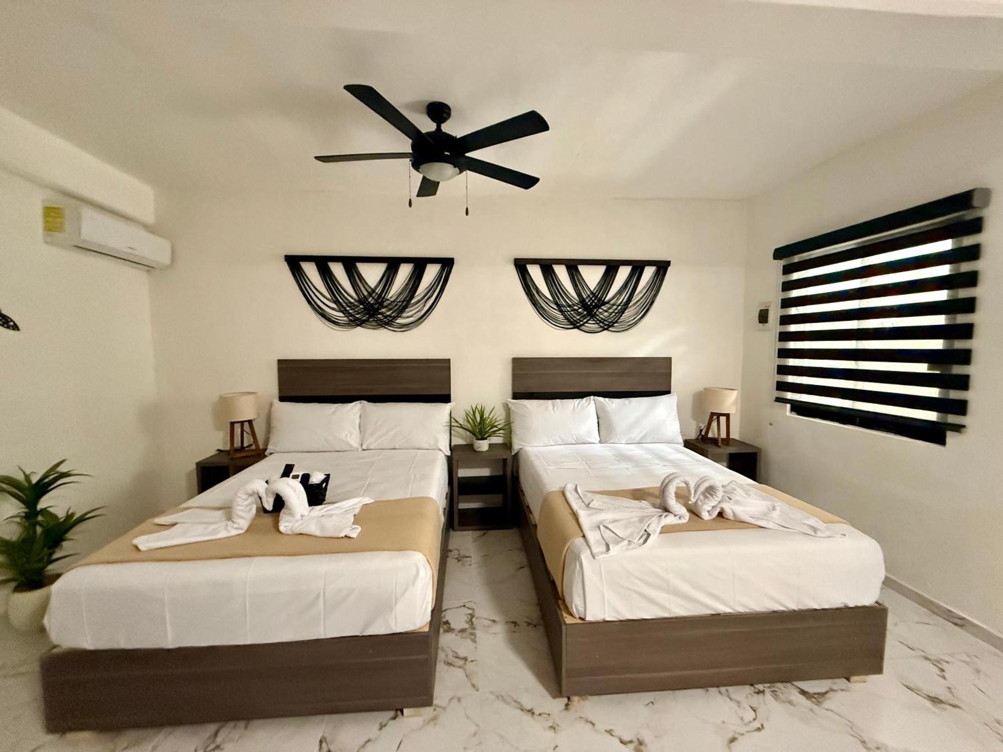 Casa Tortuga 5Th Ave Hotel Плая дел Кармен Екстериор снимка