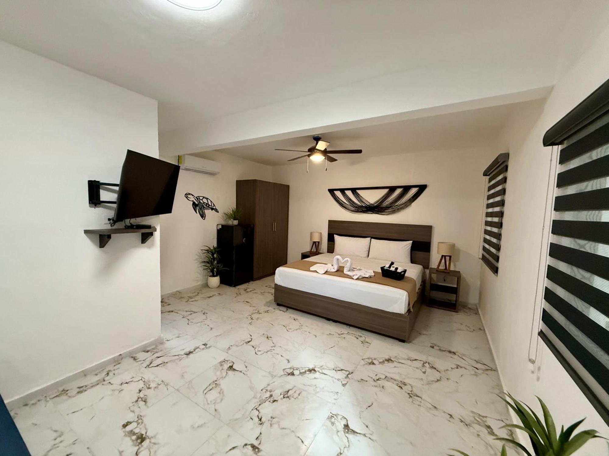 Casa Tortuga 5Th Ave Hotel Плая дел Кармен Екстериор снимка