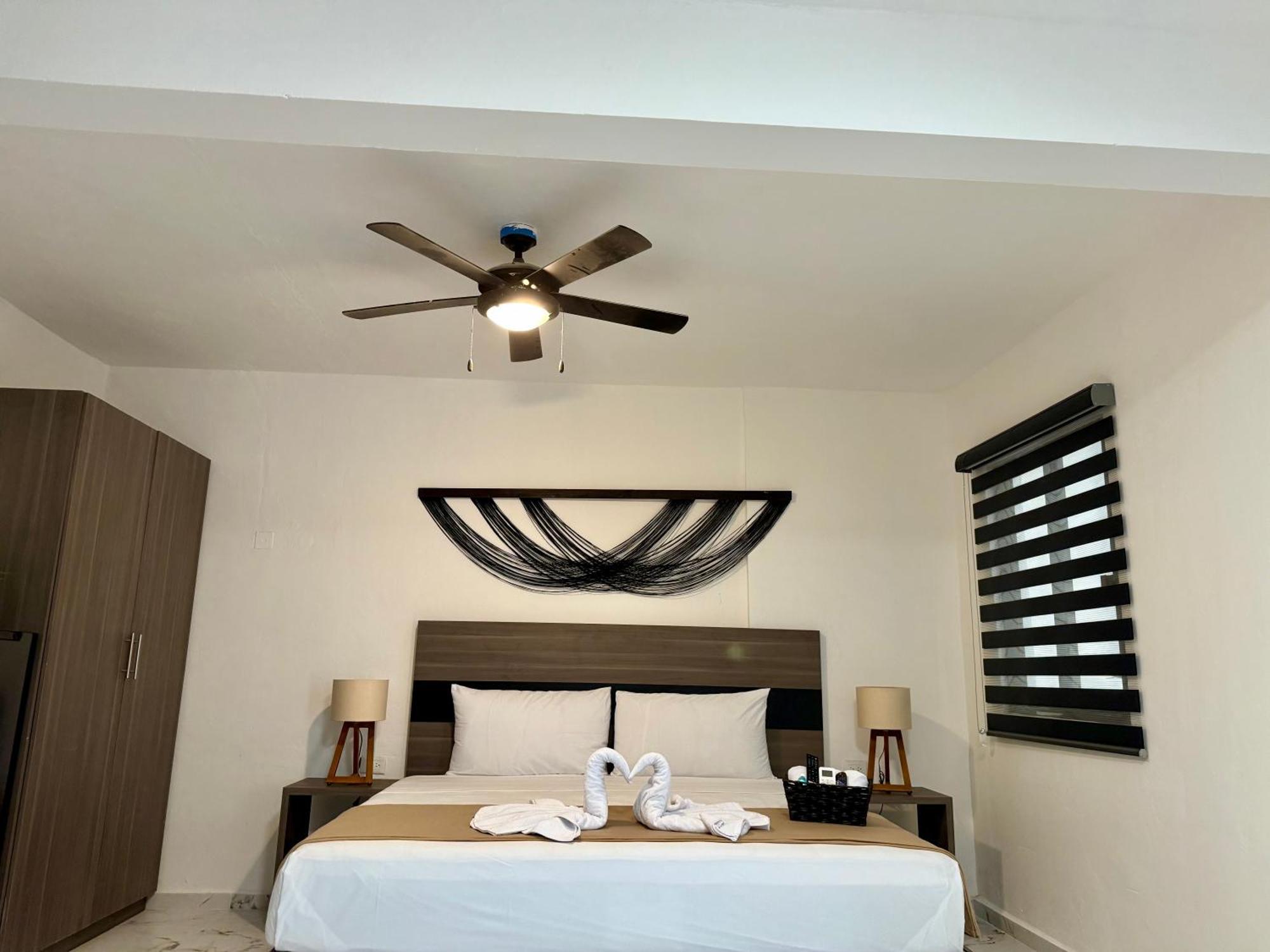 Casa Tortuga 5Th Ave Hotel Плая дел Кармен Екстериор снимка
