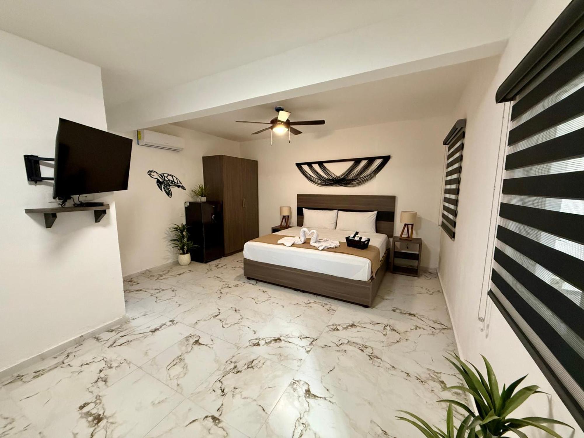 Casa Tortuga 5Th Ave Hotel Плая дел Кармен Екстериор снимка